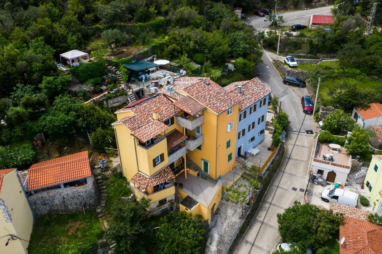 Apartments And Rooms Roberto B. Valun Exterior foto